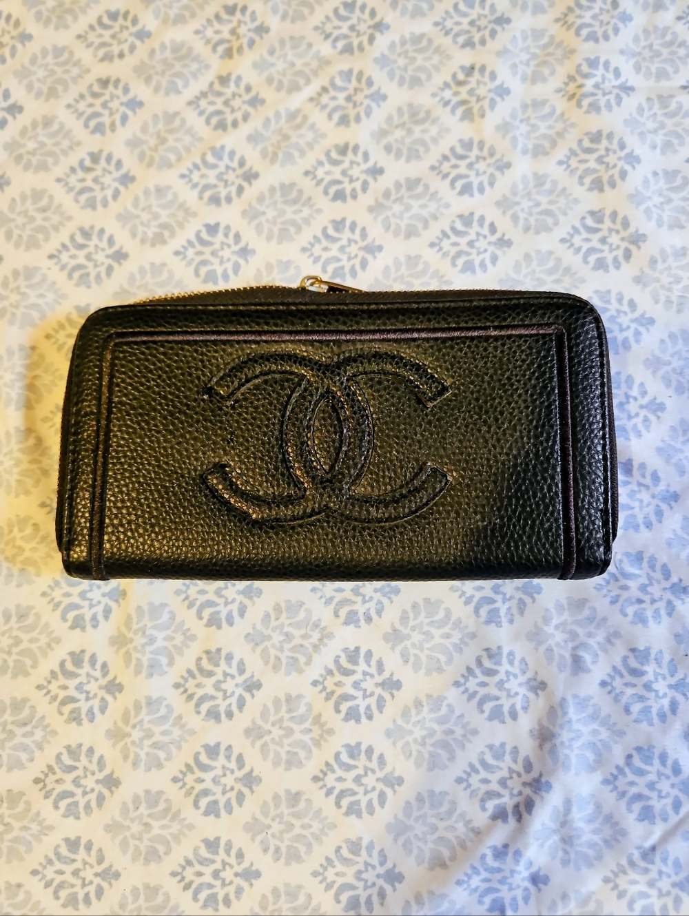 EUC CHANEL Black Caviar Leather Zip Around Wallet